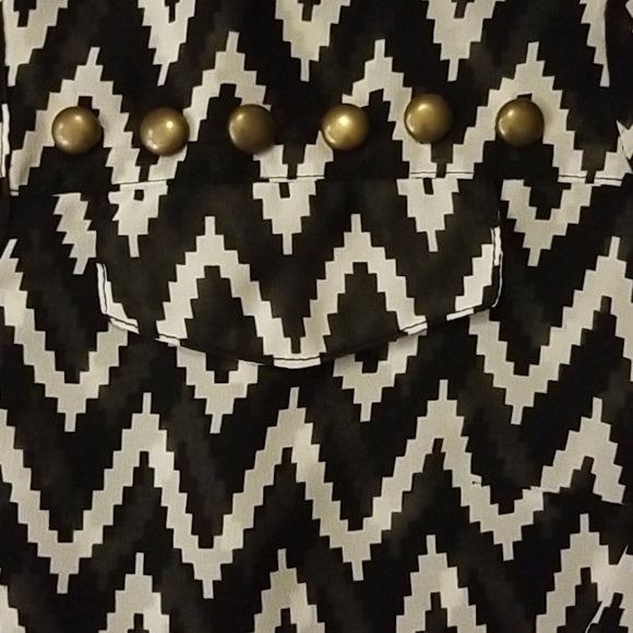 Angie Black and White Top 💕 - Picture 8 of 8